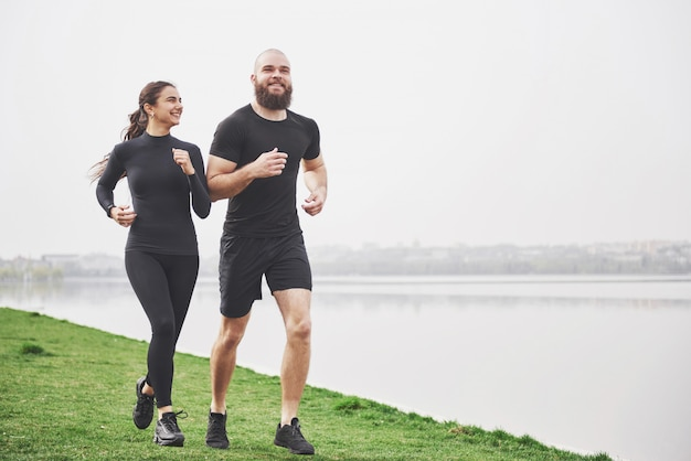 couple adapting a healthy lifestyle